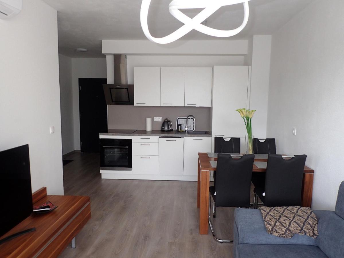 Apartment In The Old Town Bratislava Luaran gambar